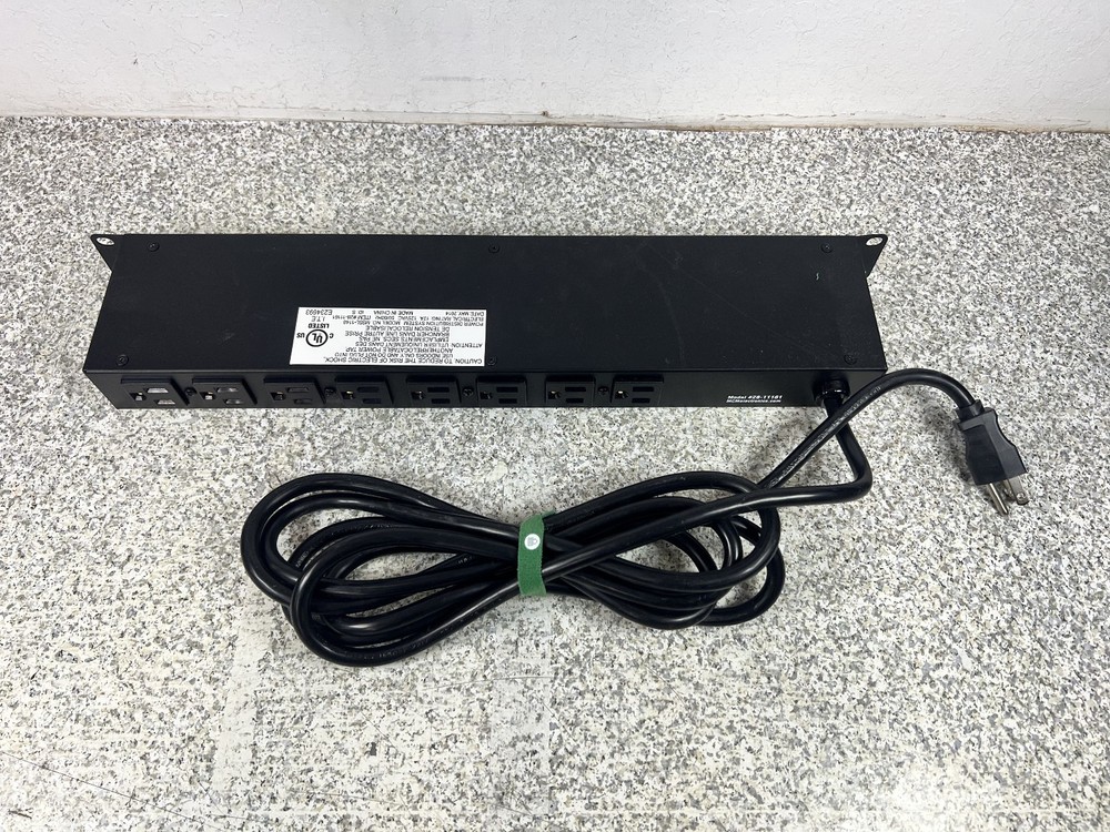 Stellar Labs - Power Distribution, Rack U Height, 8 Outlets, 15amp (WORKING)