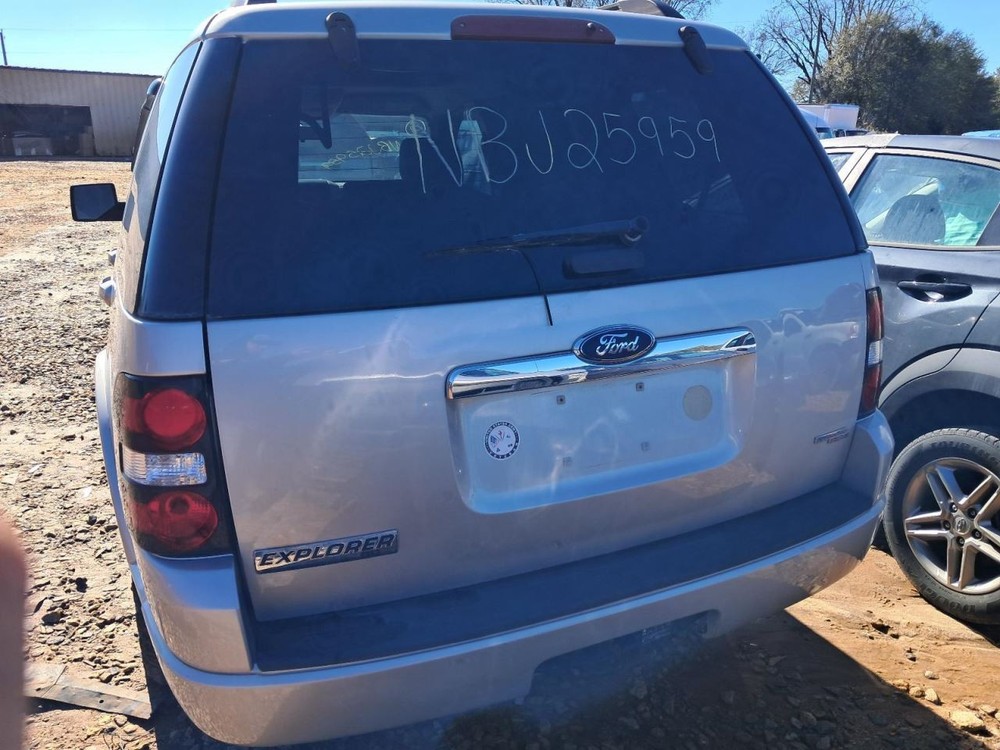 EXPLORER 2007 Glove Box 4849675