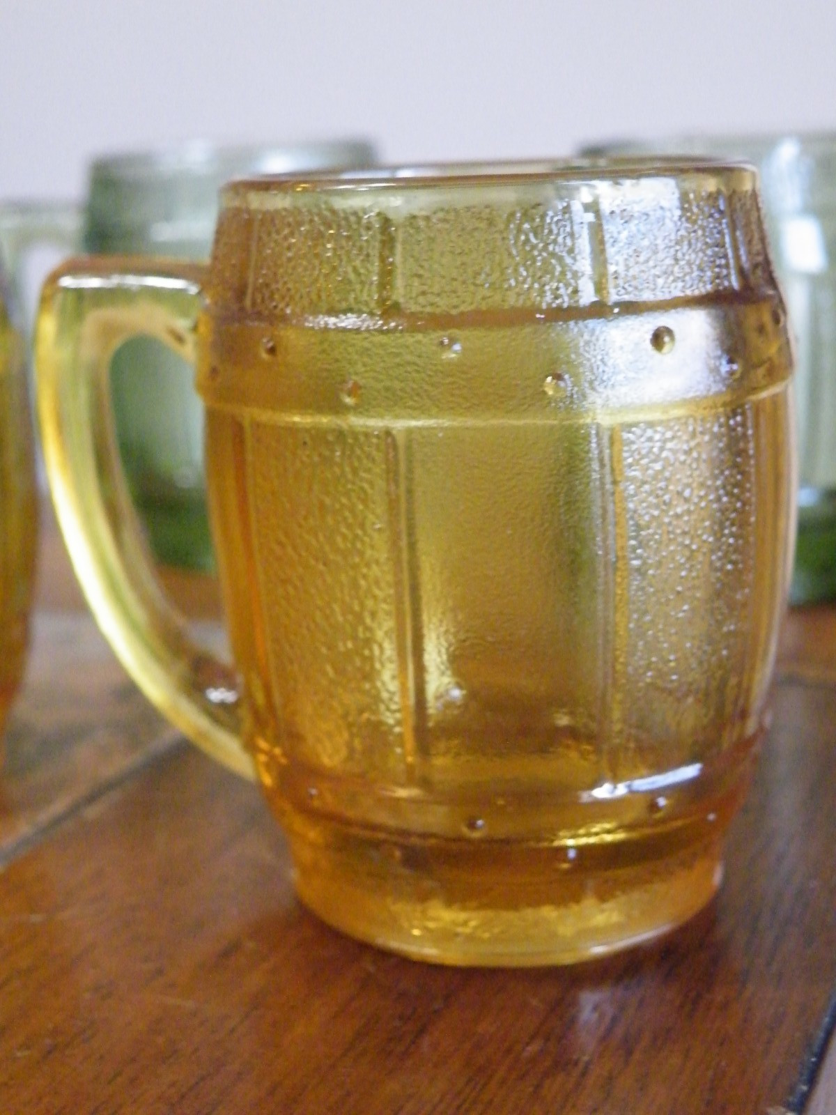 SET of 6 Vintage SHOT GLASS Mini MUGS Barrel Keg Whiskey GREEN & AMBER Free Ship