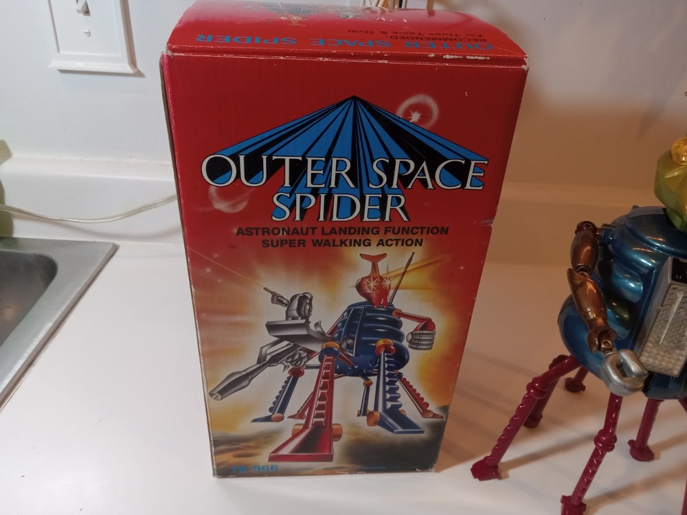 Outer Space Spider Electronic Walking Robot Lights 1984 Working in Box Working!