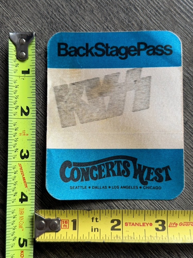 KISS Pass Debut Album 1st Tour Concerts West Blue UNUSED Vintage Kiss Aucoin