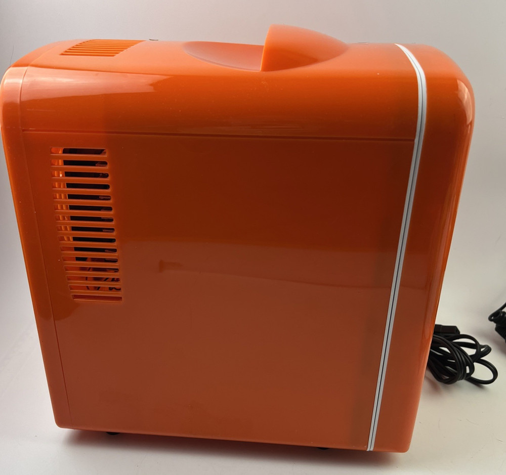 Automobile DC 12V Cooler/Warmer Mini Small Space Cooler Orange Model: Y-TA-400A