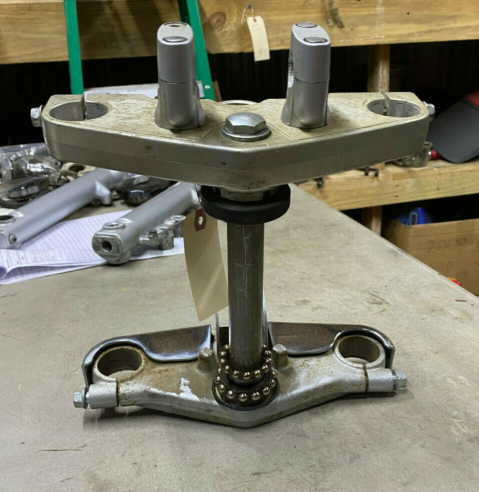 1999 Suxuki GZ250 Steering Stem