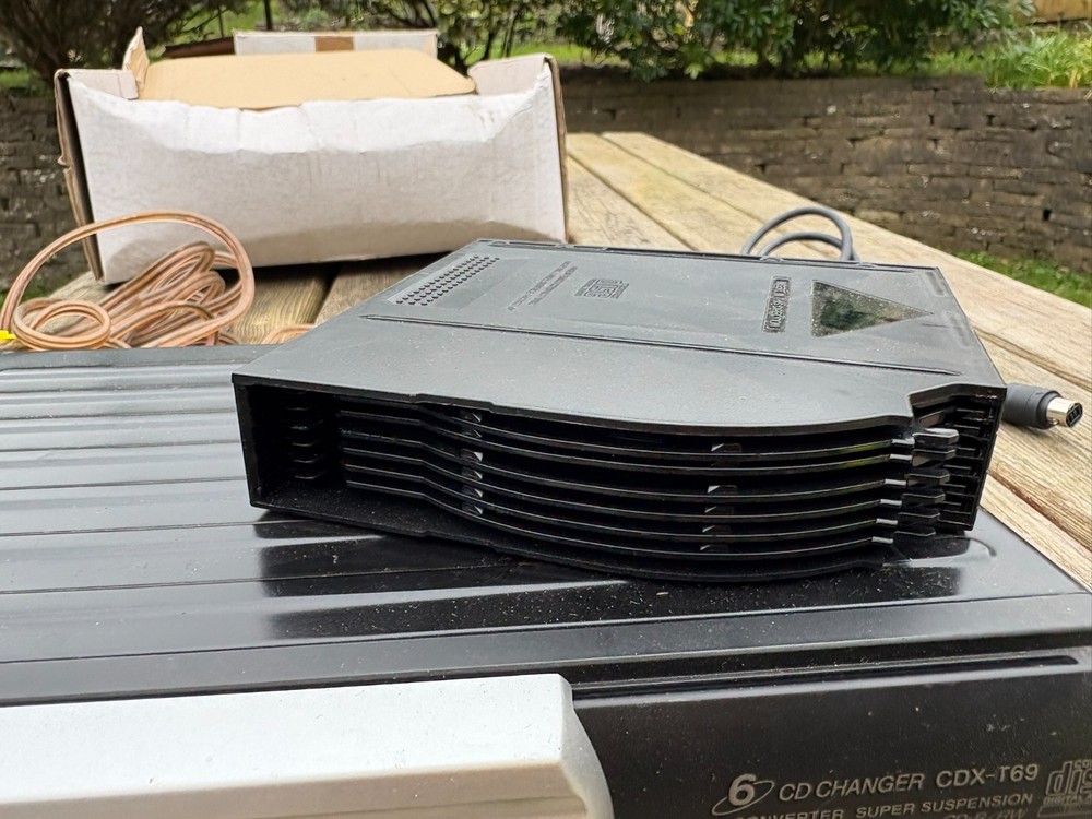 Sony 6 CD Changer CDX-T69 Untested