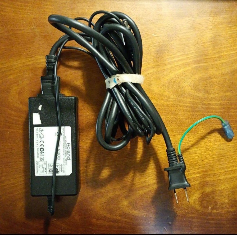 Roland MC-808 Sampling Groovebox Sampler Sequencer