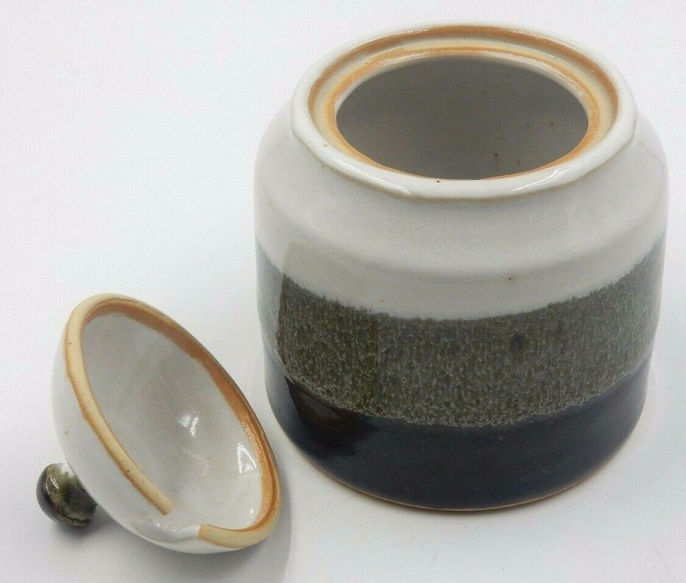 BEAUTIFUL TRI-COLOR CERAMIC 4" CONDIMENT CONTAINER SPECKLED INNER DESIGN
