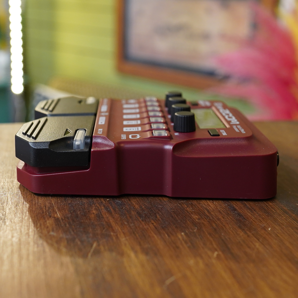 ZOOM B1 FOUR Red Base Multi Effects Processor Pedal Brand New