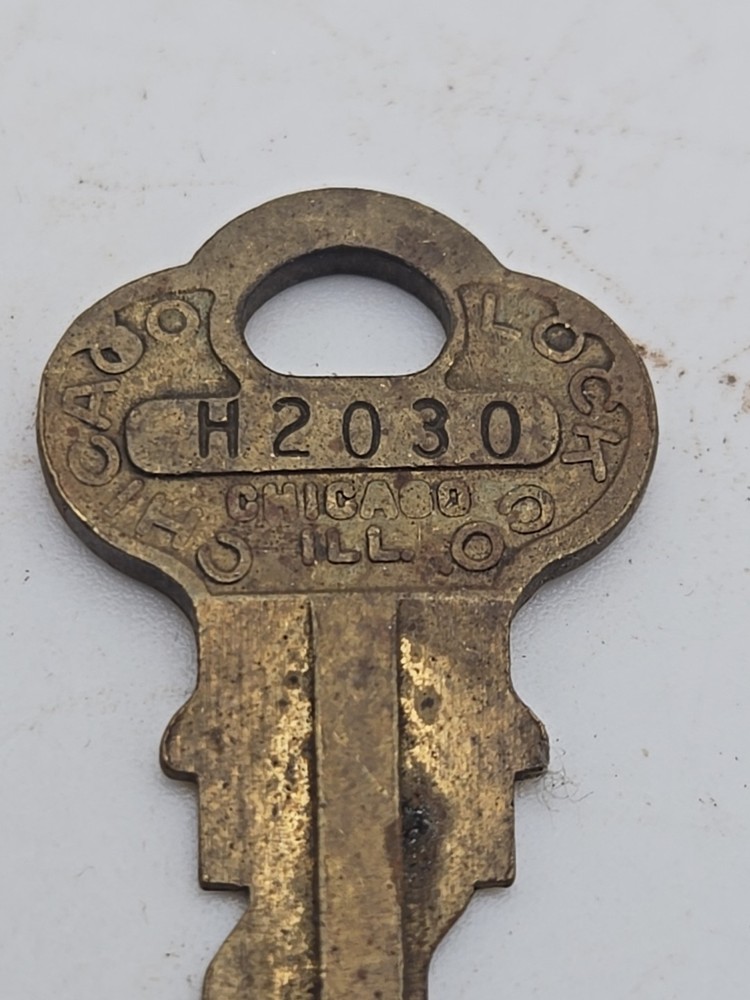 1pc - Vintage Chicago Lock Co. Key Coded H2030 Vending Machine Norge (5E3)