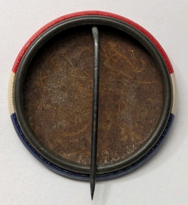 WW2 General MacArthur America's Hero Pin Back Button