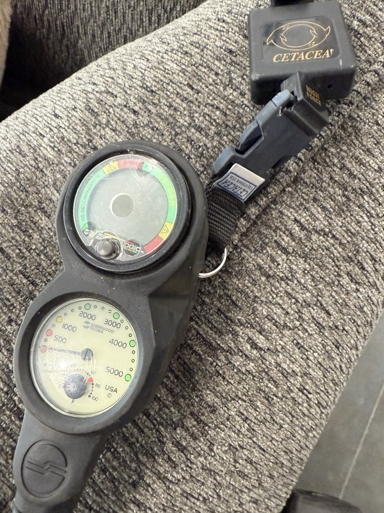 Dacor Xtreme Octopus, Regulator, Sherwood Logic Dive Computer Console, Cetacea