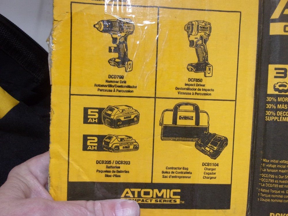 DEWALT ATOMIC 2 TOOL SET= 1/2" HMR DRILL & 1/4" IMP DRIVER # DCK200D1P1 ..