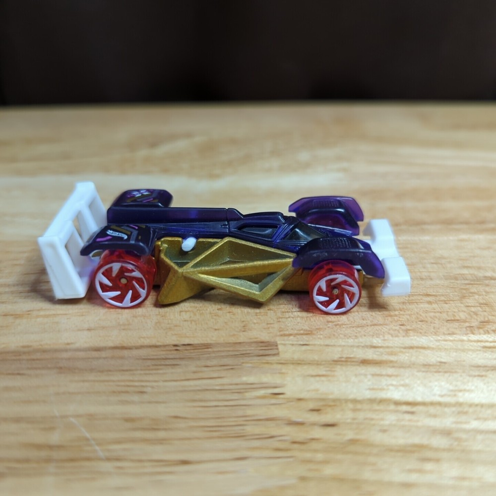 2016 Hot Wheels Flash Drive Purple & White