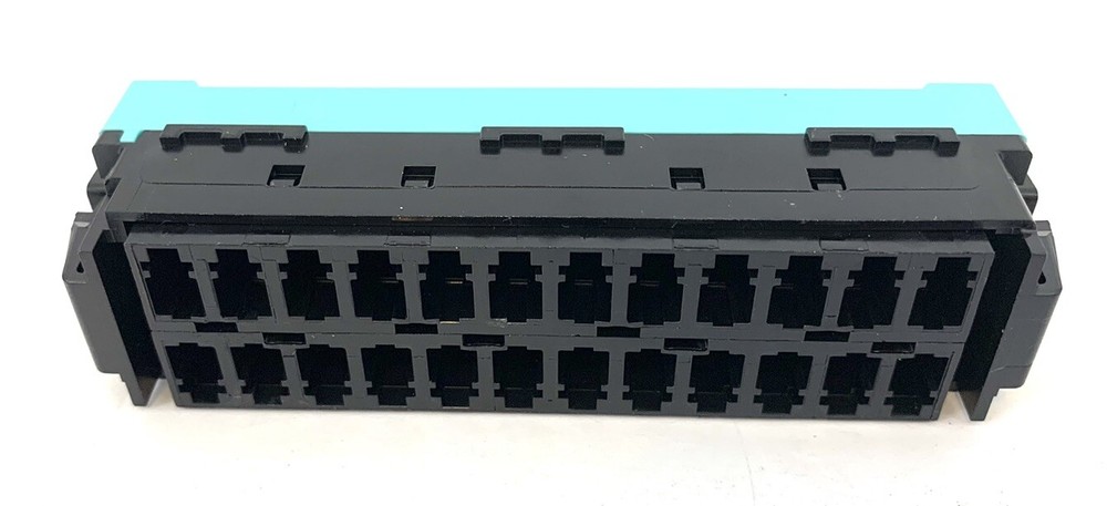 Commscope 360DPIS-24LC-LS | 360 Distribution Adapter Pack- Multimode OM4, 24 LC