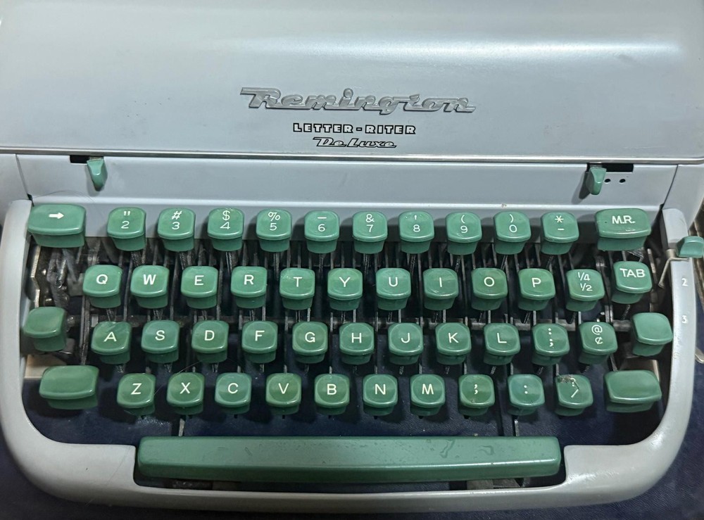 Remington Letter Riter De Luxe Typewriter With Case - Read Description