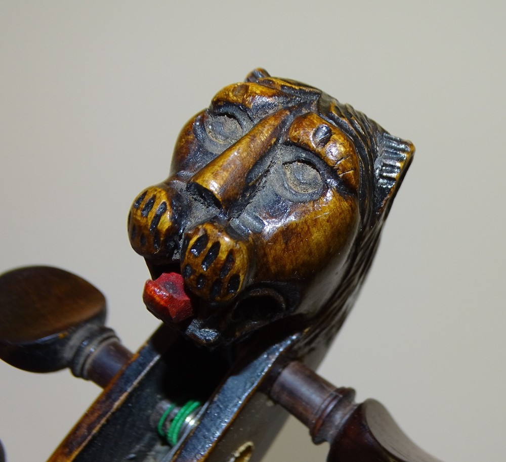 VIOLIN WITH CAT HEAD - model STAINER (Nr. 525)