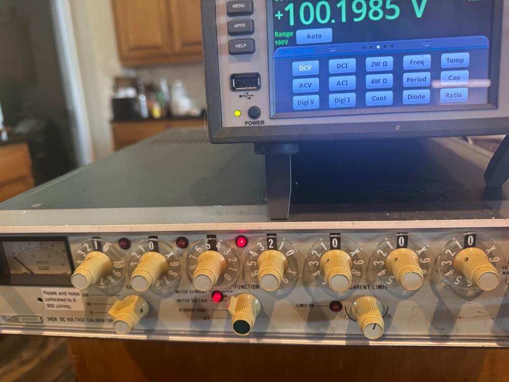 Fluke 343A DC Voltage Calibrator (Parts not working)