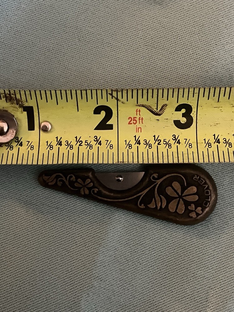 Antique Clover Yarn Threader