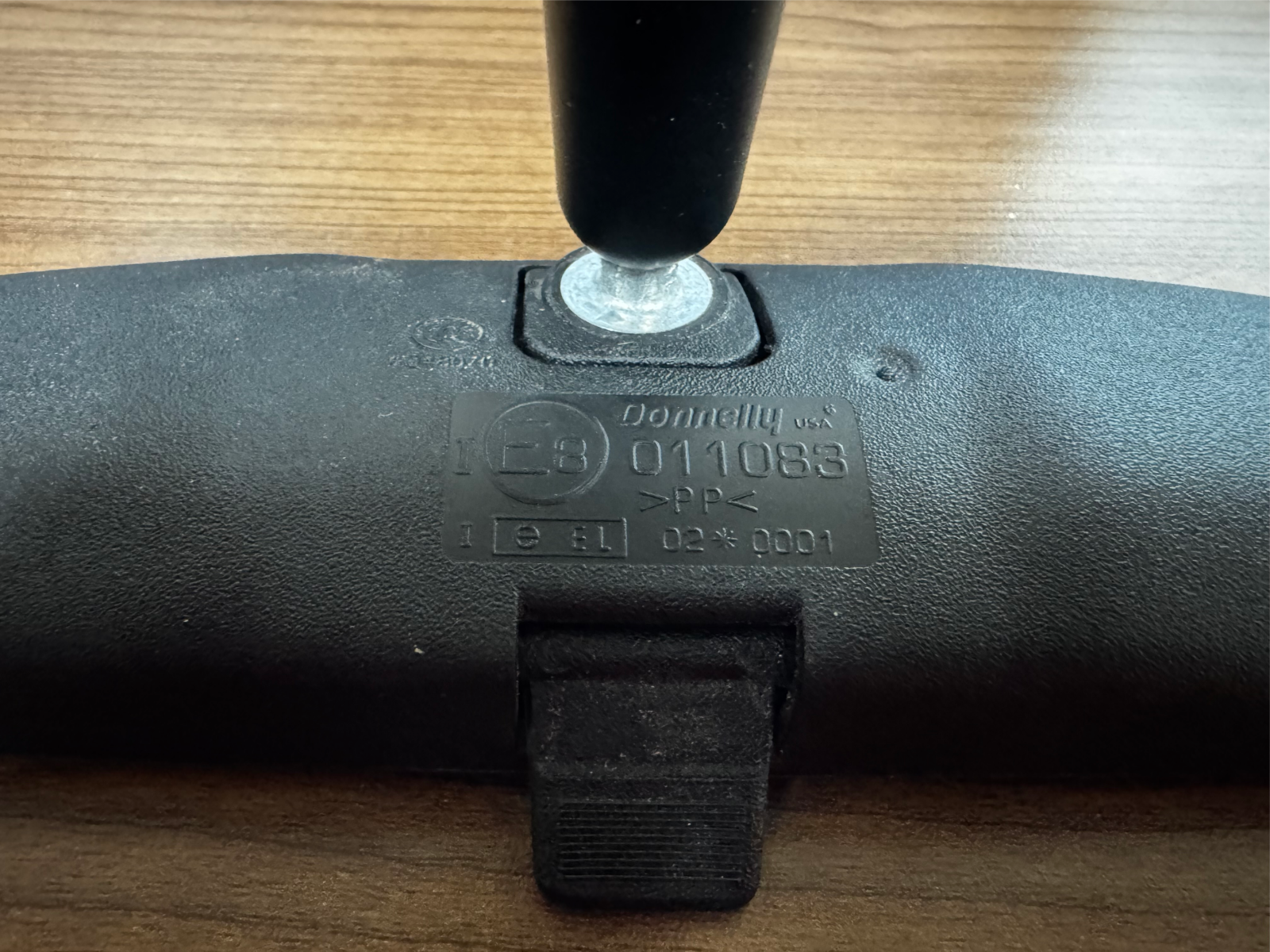 06-20 FORD F-150/E-150 REAR VIEW MIRROR MANUAL DIMMING ASSY OEM DONNELLY 011083