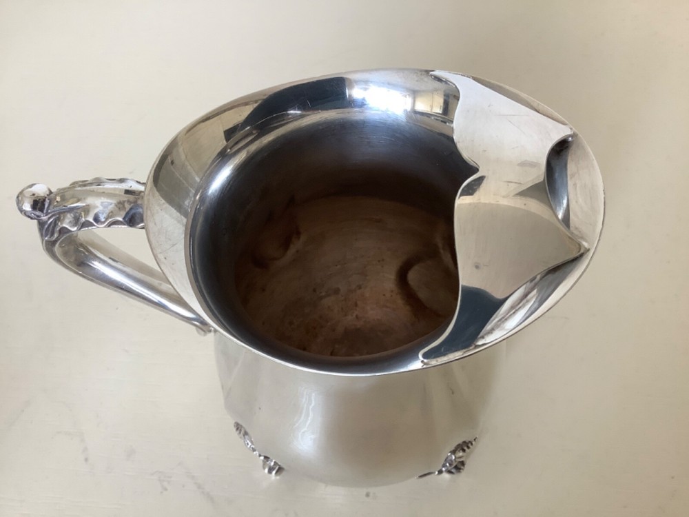 Vintage Viners Silver Plate lipped jug