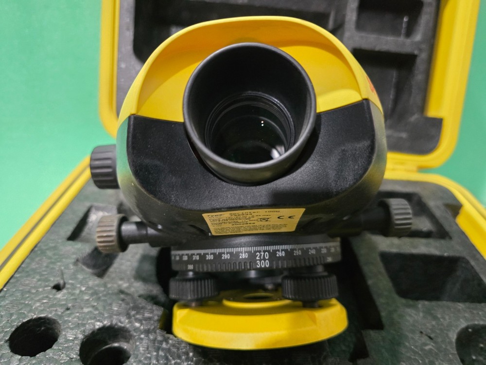 Leica Sprinter 100M Digital Level