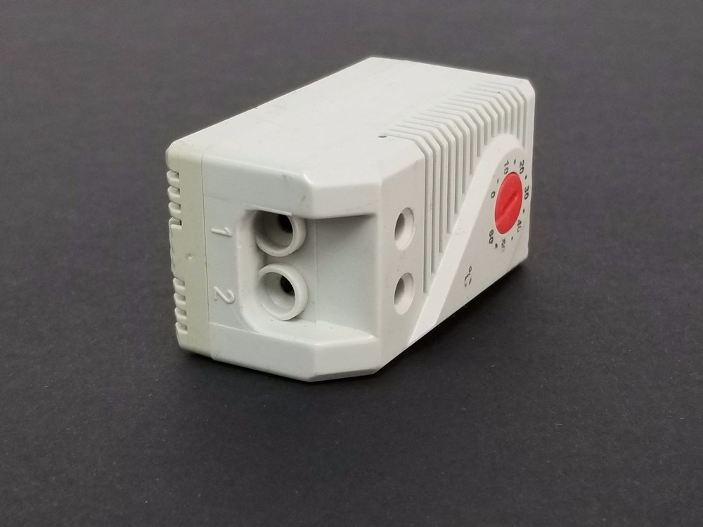 SAREL TYPE 17561 A OUVERTURE TEMPERATURE SENSOR MODULE 250 VAC