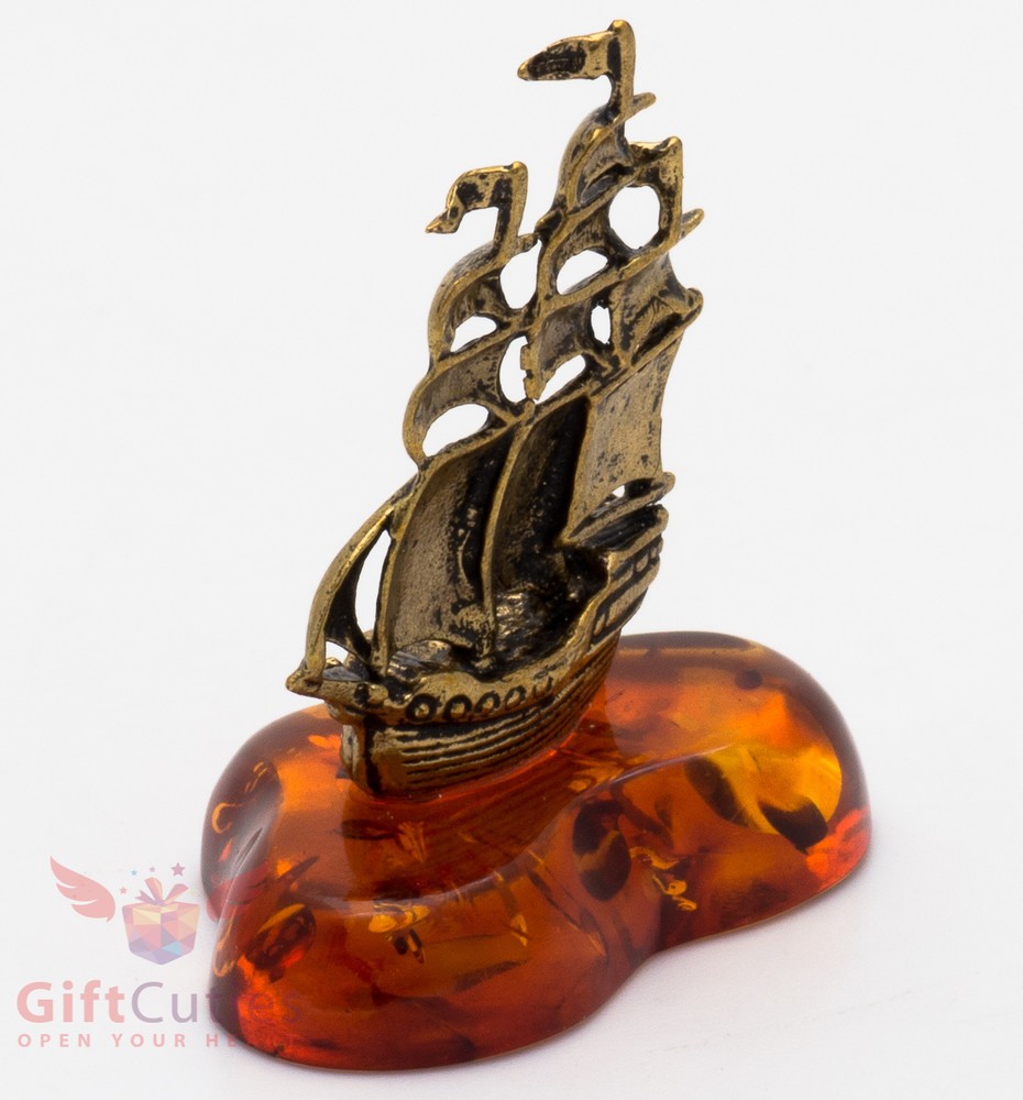 Solid Brass Amber Figurine Caravel Frigate Ship Ironwork