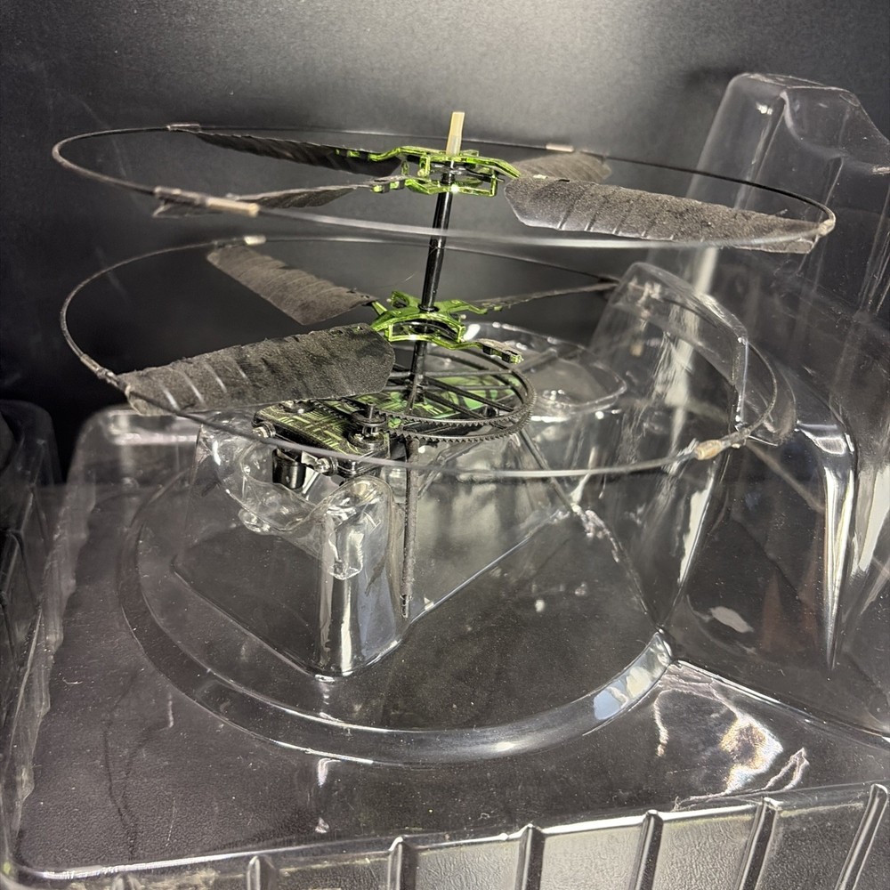 RadioShack Micro Mosquito Remote Control Model Helicopter Blade Runner