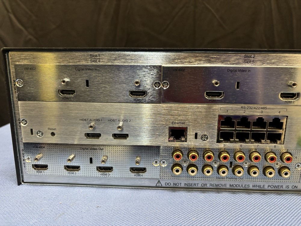 SAVANT SMARTMEDIA PRO CHASSIS SSP-0600-00 With Modules Installed