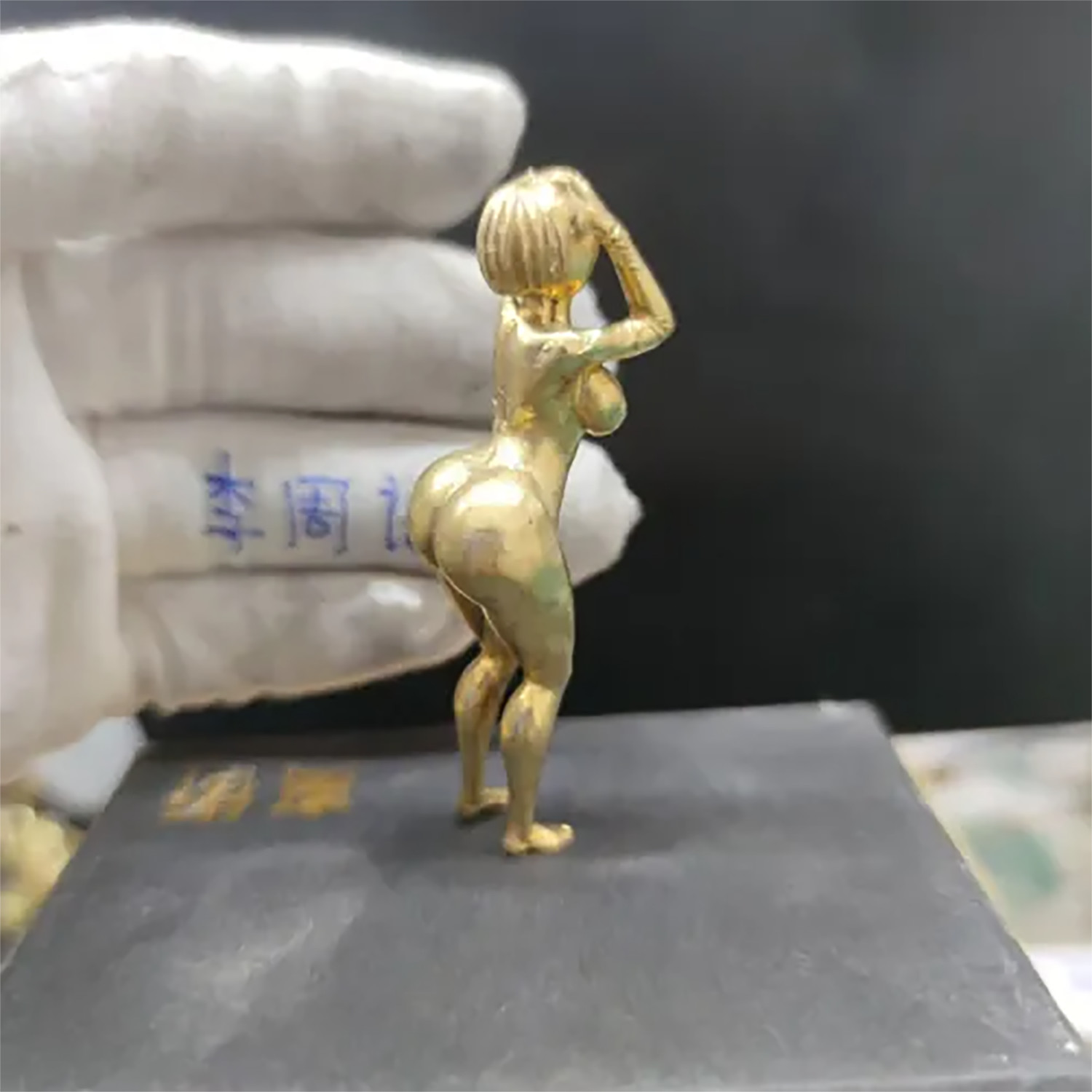 Yellow Solid Bronze Handicraft Nude Girl Fat Ass Body Model Statue Ornaments 1