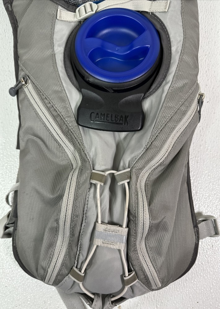 Camelbak 1.5L Gray Classic Hydration Backpack/Pack With Bladder