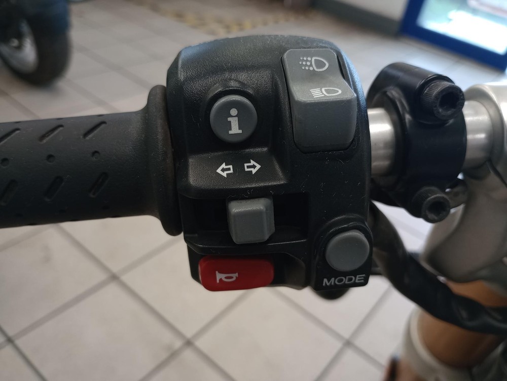 2015 TRIUMPH THRUXTON THRUXTON 1200 R LEFT SWITCH GEAR