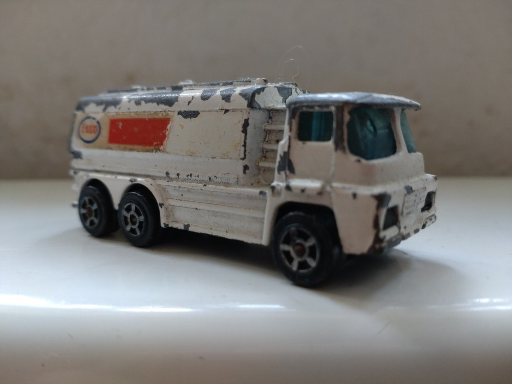 CORGI JUNIORS GUY TANKER ESSO #334