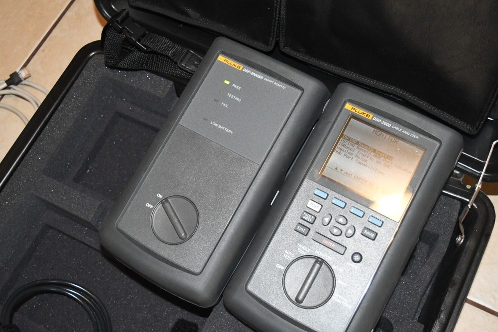 Fluke Networks DSP-2000 DSP2000 SR Cat5 LAN Cable Analyzer Tester Certifier 515A