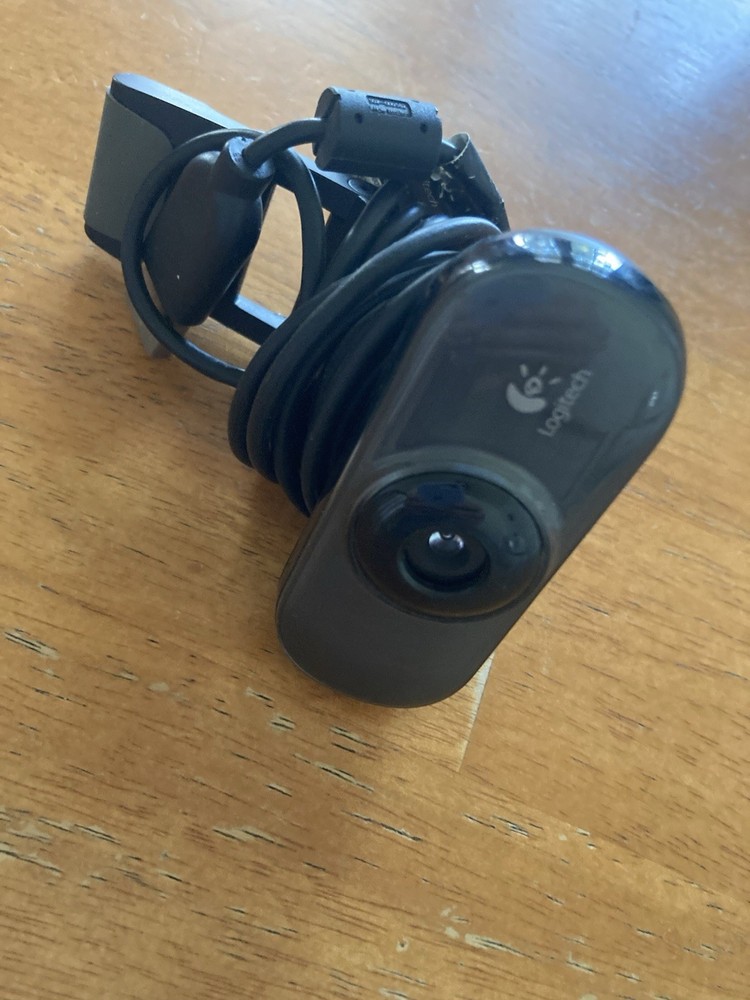 Logitech Web Cam Camera With Clip On Plug In Works Great!