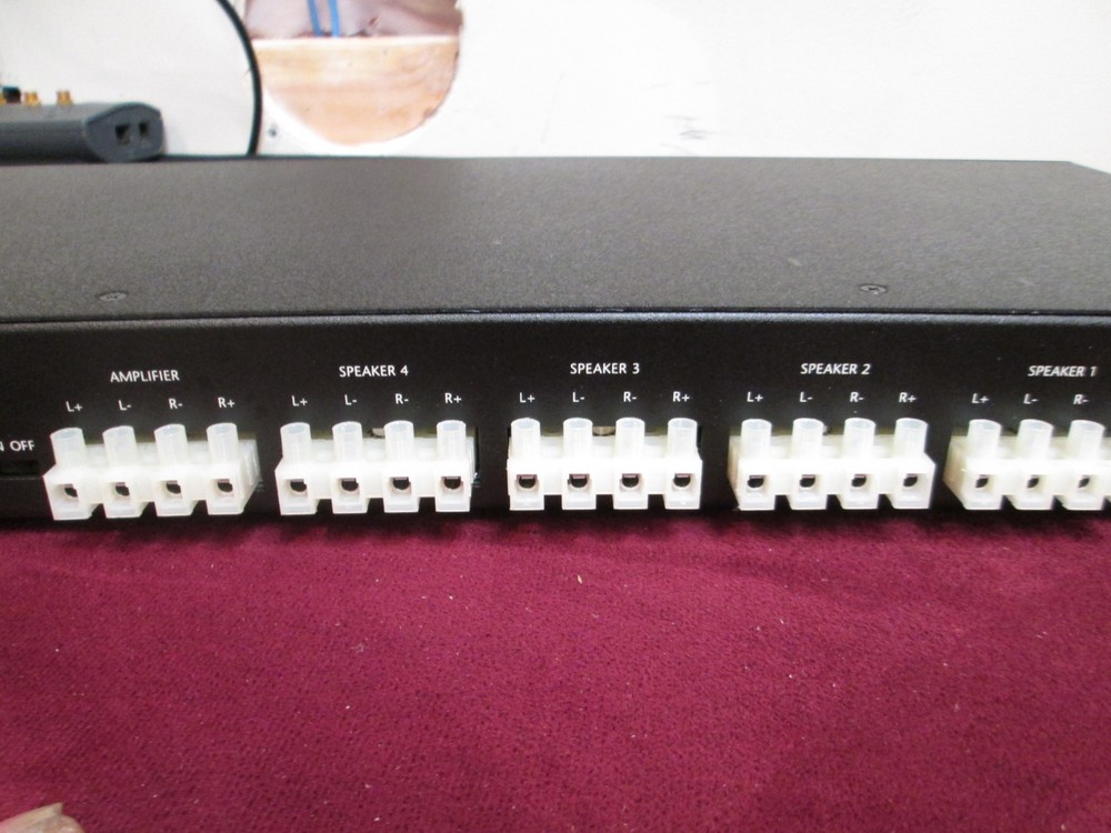 Niles HDL-4 High-Definition Speaker Selection System Complete unit