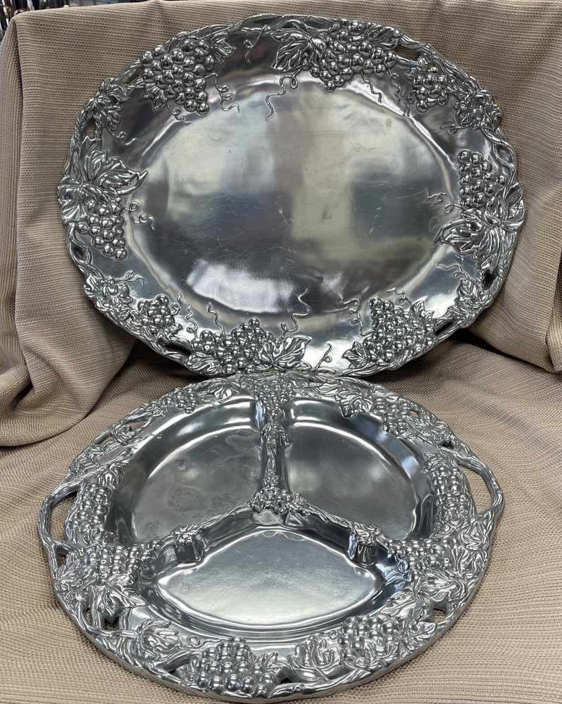 Heritage Mint Bella Vineyard 18" Serving Platter & 14" Divided Tray Grape Design