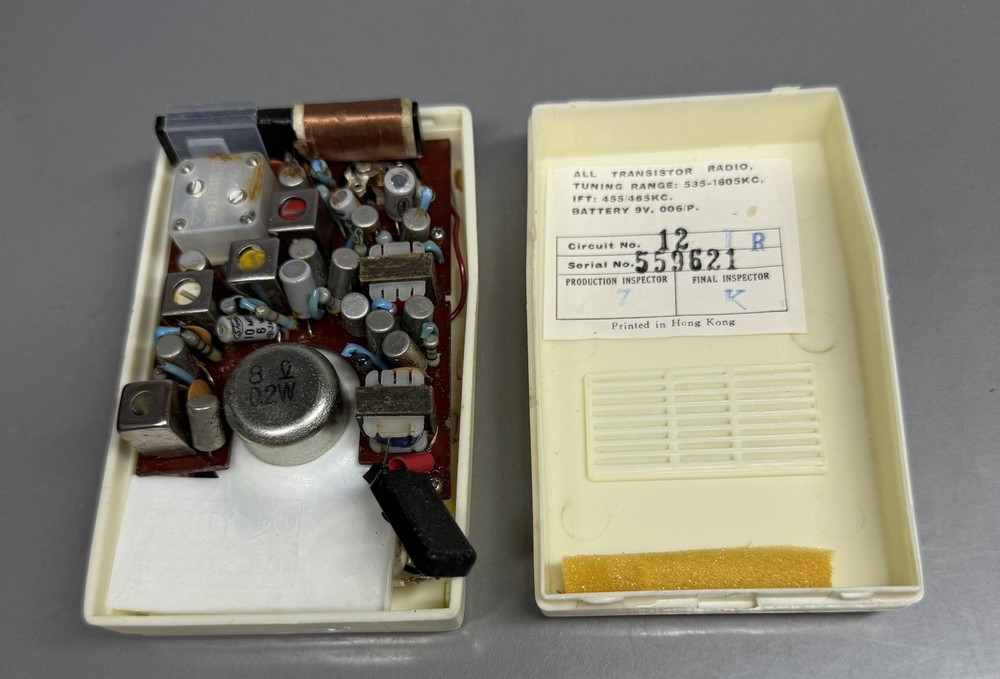 Vintage Kingston Solid State Transistor Radio ~ Works ~ With Case