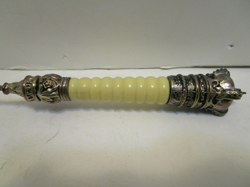 WM. ROGERS & SON SIVER PLATED SNUFFER ***NEW IN BOX***