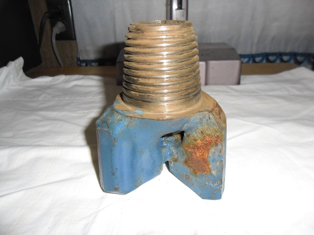 Drag Bit 4 1/2 3 Bladed Carbide Bit (New)