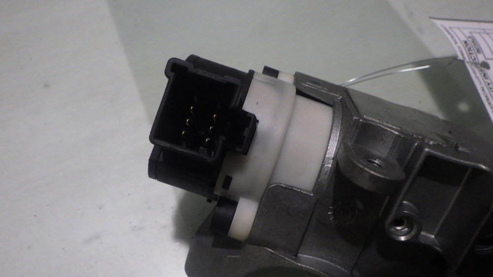 09 VOLVO 60 SERIES Ignition W/Key