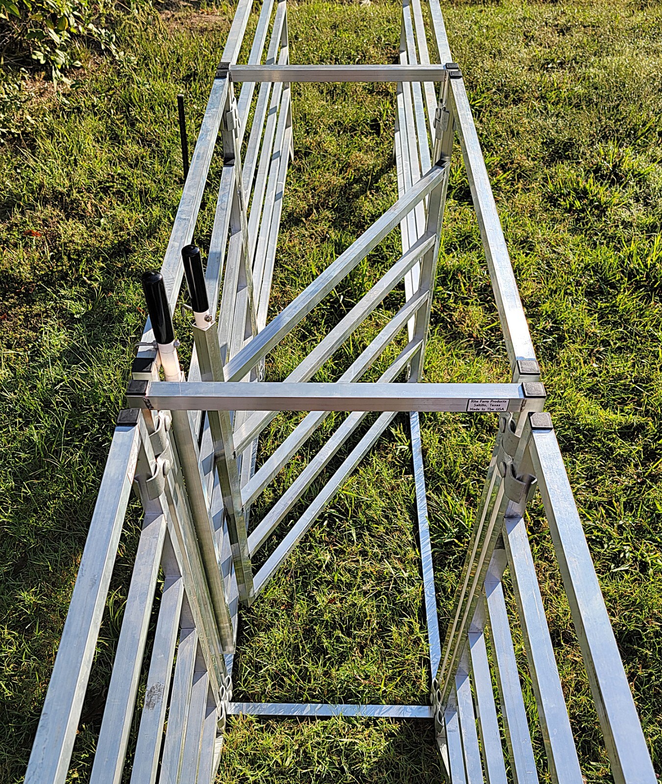 Aluminum 40-Inch-Tall Sheep & Goat 3 Way Sorter gate 4 Sorting Alley Pen Systems