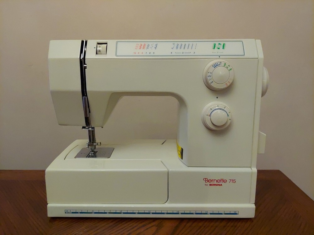 Bernette 715 200B Sewing Machine With Pedal And Manual