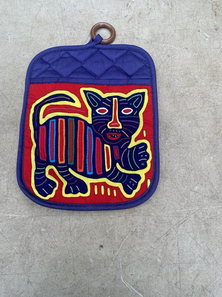 Kuna Mola pot holder