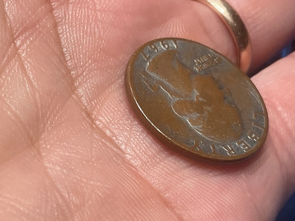 1967 Washington quarter——-ERROR VERY LITTLE CLADDING 99% COPPER———-