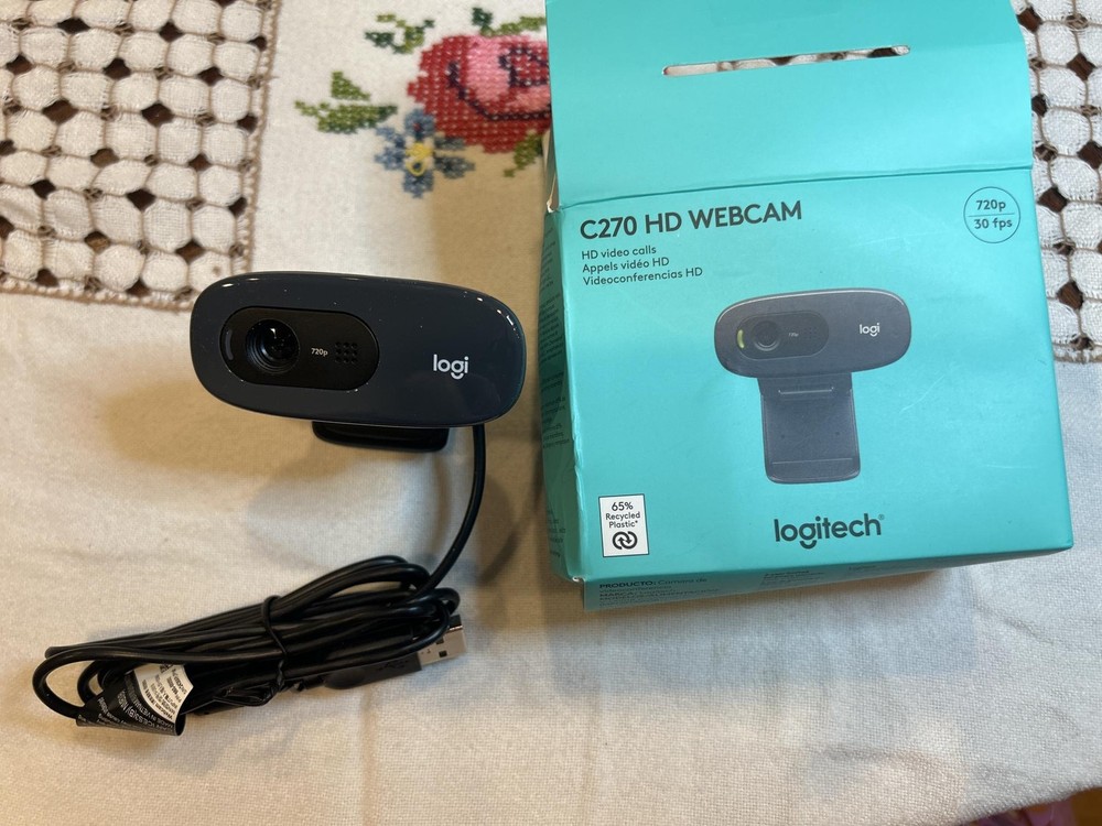 Logitech C270 HD Webcam, 720p, Widescreen HD Video Calling, Light Correction, No