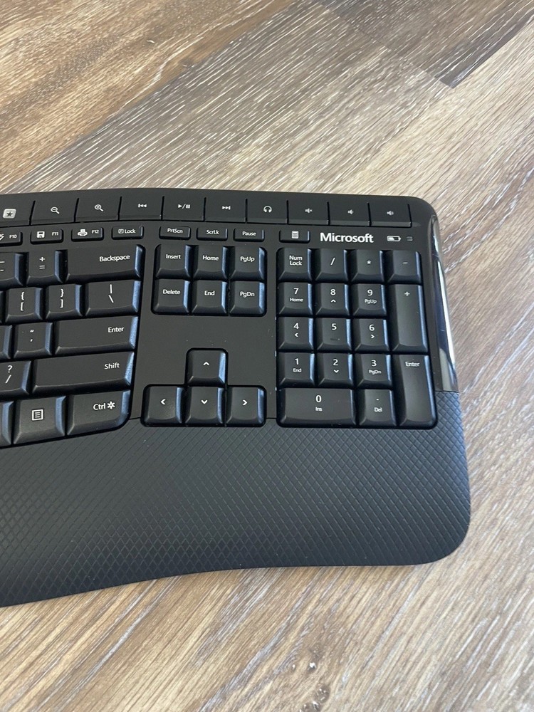 NO DONGLE Microsoft Windows Wireless Comfort 5050 Desktop Keyboard Mouse - READ