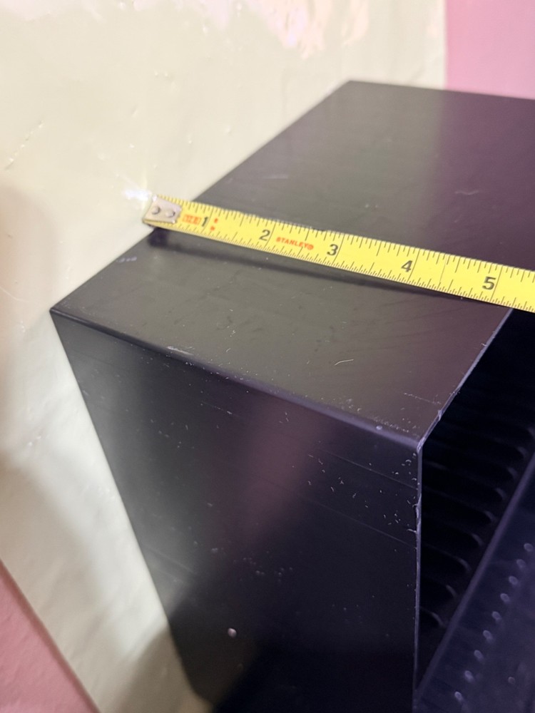 Case Logic 30 CD Hard Plastic Storage Rack Wall Mount Holder Organizer