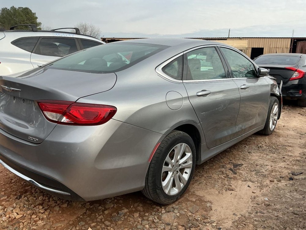 200 2015 Glove Box 4985095