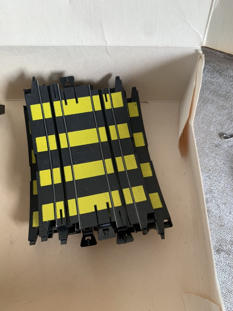 1983 TYCO SUPER CLIFF HANGERS LOOP TRACK SET WITH ORIGINAL BOX
