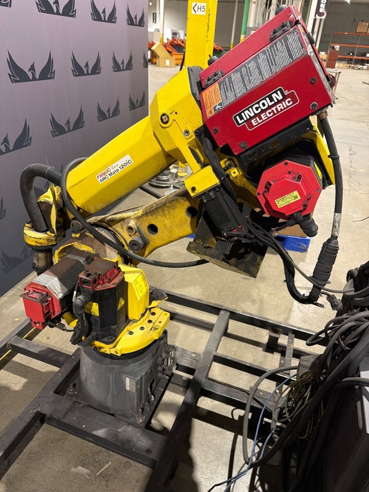FANUC ArcMate 120iC Robot w/ R-30iA Controller USED